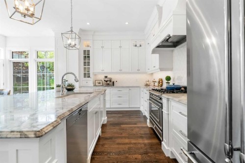 3731 37 Street Nw, Calgary, AB 