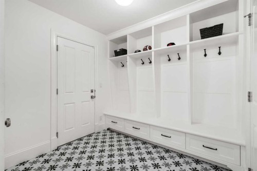 3731 37 Street Nw, Calgary, AB 