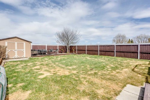 514 Stonegate Road Nw, Airdrie, AB - Outdoor