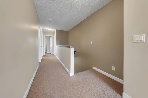32 Everoak Close Sw, Calgary, AB - Indoor Photo Showing Other Room