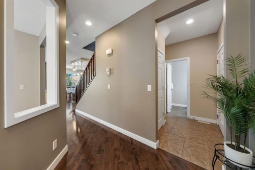 32 Everoak Close Sw, Calgary, AB - Indoor Photo Showing Other Room
