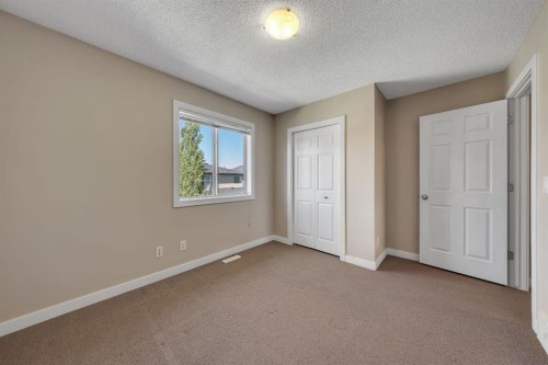 32 Everoak Close Sw, Calgary, AB - Indoor Photo Showing Other Room