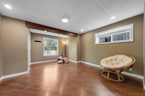 32 Everoak Close Sw, Calgary, AB - Indoor Photo Showing Other Room