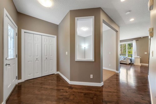 32 Everoak Close Sw, Calgary, AB - Indoor Photo Showing Other Room