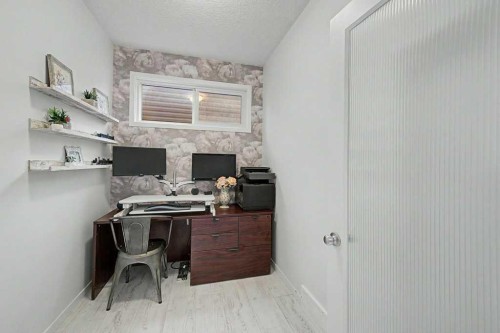 44 Auburn Glen Close Se, Calgary, AB - Indoor Photo Showing Office