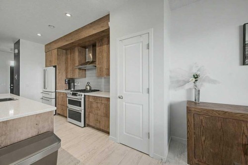 44 Auburn Glen Close Se, Calgary, AB - Indoor Photo Showing Kitchen