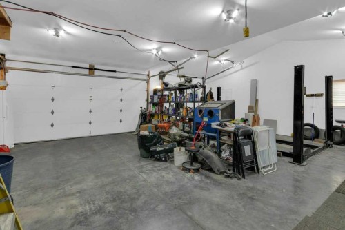 120 Alpine Crescent Se, Airdrie, AB - Indoor Photo Showing Garage