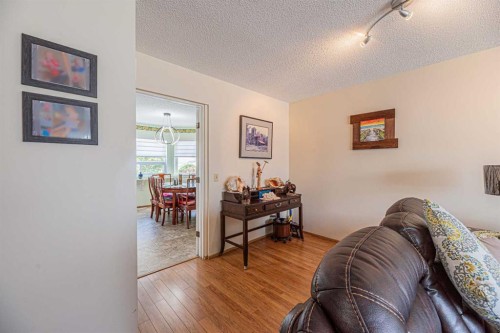 259 Carmel Close Ne, Calgary, AB - Indoor