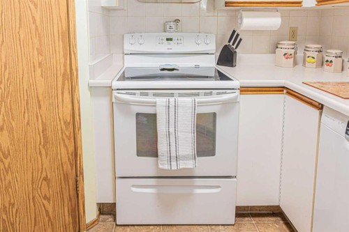 259 Carmel Close Ne, Calgary, AB - Indoor Photo Showing Laundry Room