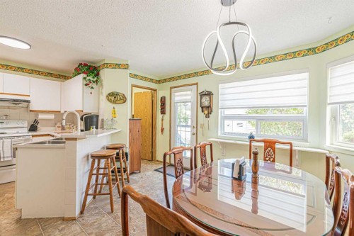 259 Carmel Close Ne, Calgary, AB - Indoor