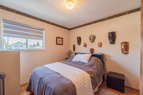 259 Carmel Close Ne, Calgary, AB - Indoor Photo Showing Bedroom