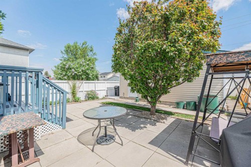 259 Carmel Close Ne, Calgary, AB - Outdoor