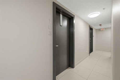 103-733 2 Avenue Sw, Calgary, AB - Indoor Photo Showing Other Room