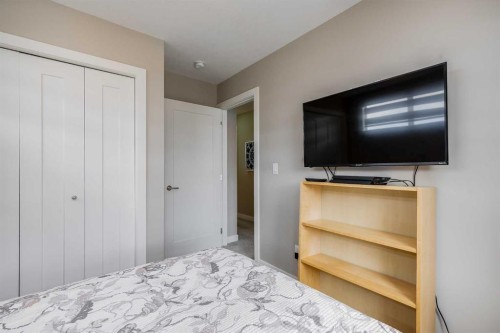 101 Walgrove Cove Se, Calgary, AB - Indoor Photo Showing Bedroom