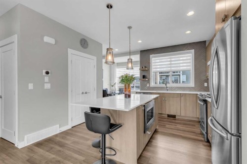 101 Walgrove Cove Se, Calgary, AB - Indoor Photo Showing Kitchen With Upgraded Kitchen