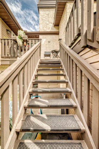 51 Cedar Springs Gardens Sw, Calgary, AB -  Photo Showing Other Room
