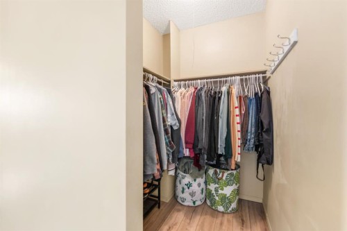 6795 Malvern Road Ne, Calgary, AB - Indoor With Storage