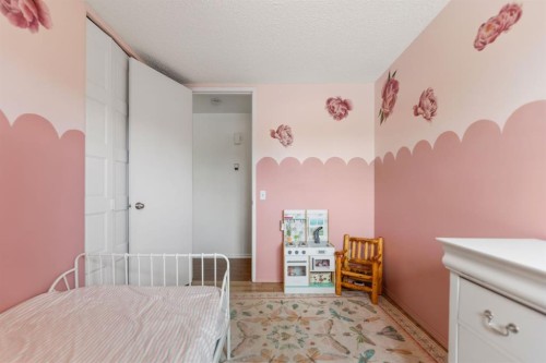 6795 Malvern Road Ne, Calgary, AB - Indoor Photo Showing Bedroom