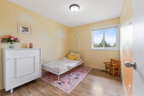 6795 Malvern Road Ne, Calgary, AB - Indoor Photo Showing Bedroom