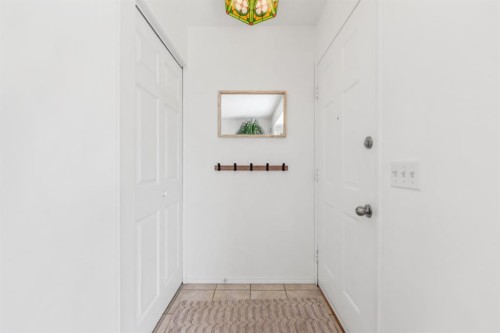 6795 Malvern Road Ne, Calgary, AB - Indoor Photo Showing Other Room