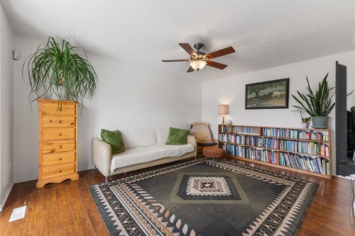 6795 Malvern Road Ne, Calgary, AB - Indoor Photo Showing Other Room