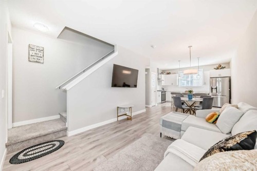 410 Cranbrook Walk Se, Calgary, AB - Indoor Photo Showing Living Room