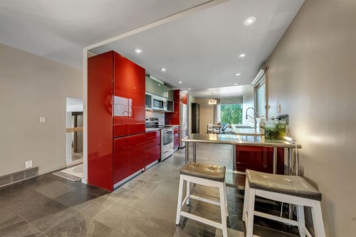 7 Deerwood Road Se, Calgary, AB - Indoor