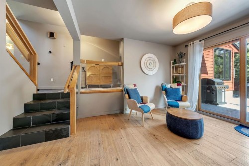 7 Deerwood Road Se, Calgary, AB - Indoor Photo Showing Other Room