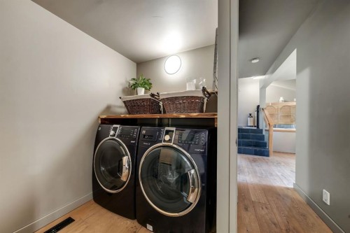 7 Deerwood Road Se, Calgary, AB - Indoor Photo Showing Laundry Room