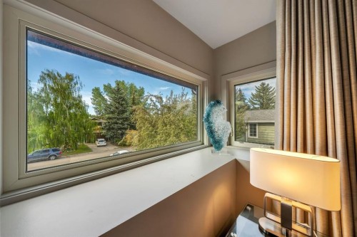7 Deerwood Road Se, Calgary, AB - Indoor Photo Showing Other Room