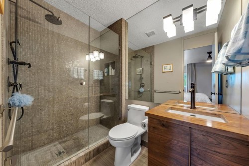7 Deerwood Road Se, Calgary, AB - Indoor Photo Showing Bathroom