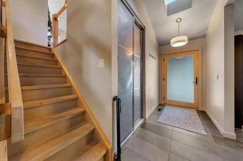 7 Deerwood Road Se, Calgary, AB - Indoor Photo Showing Other Room