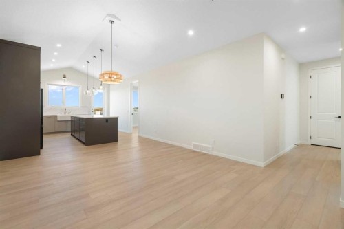 147 Marmot Grove Nw, Calgary, AB - Indoor Photo Showing Other Room