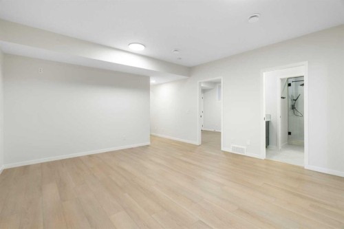 147 Marmot Grove Nw, Calgary, AB - Indoor Photo Showing Other Room