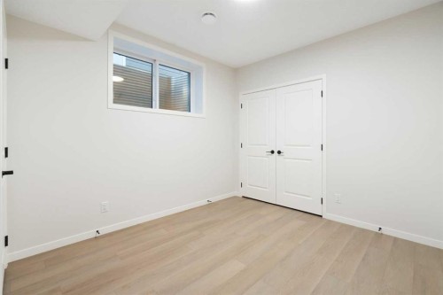 147 Marmot Grove Nw, Calgary, AB - Indoor Photo Showing Other Room