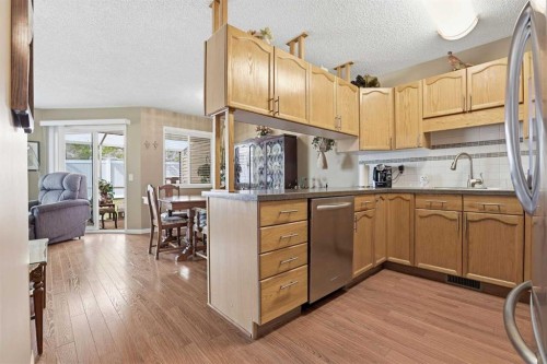 11 Macewan Park Heights Nw, Calgary, AB - Indoor Photo Showing Kitchen