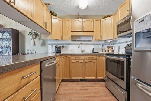 11 Macewan Park Heights Nw, Calgary, AB - Indoor Photo Showing Kitchen
