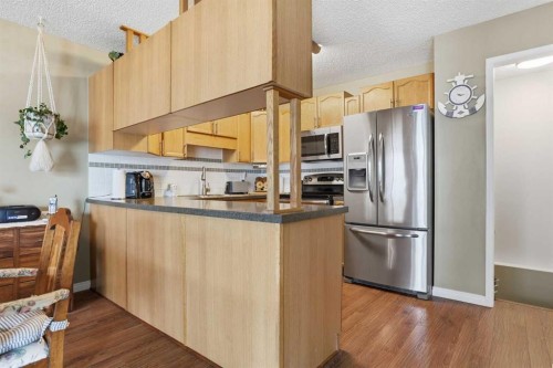 11 Macewan Park Heights Nw, Calgary, AB - Indoor Photo Showing Kitchen