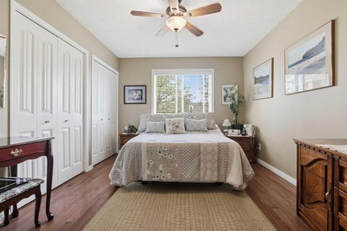 11 Macewan Park Heights Nw, Calgary, AB - Indoor Photo Showing Bedroom