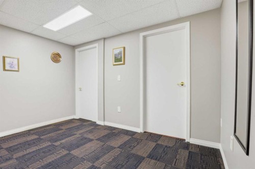 11 Macewan Park Heights Nw, Calgary, AB - Indoor Photo Showing Other Room