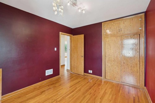 1115 Radnor Avenue Ne, Calgary, AB - Indoor Photo Showing Other Room