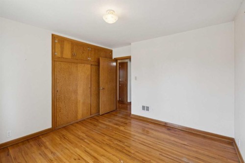 1115 Radnor Avenue Ne, Calgary, AB - Indoor Photo Showing Other Room