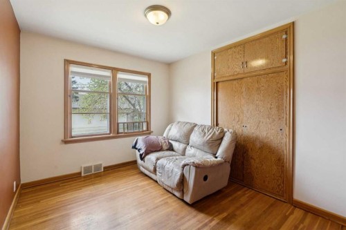 1115 Radnor Avenue Ne, Calgary, AB - Indoor