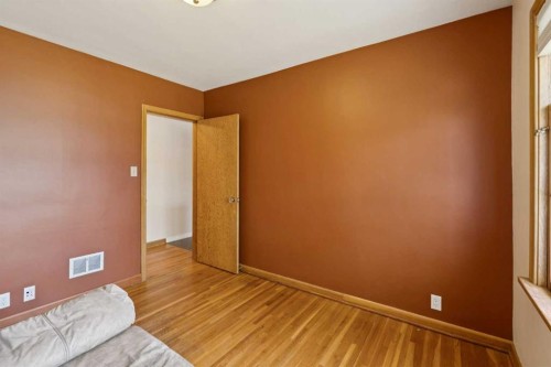 1115 Radnor Avenue Ne, Calgary, AB - Indoor