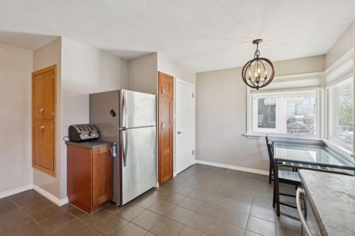 1115 Radnor Avenue Ne, Calgary, AB - Indoor