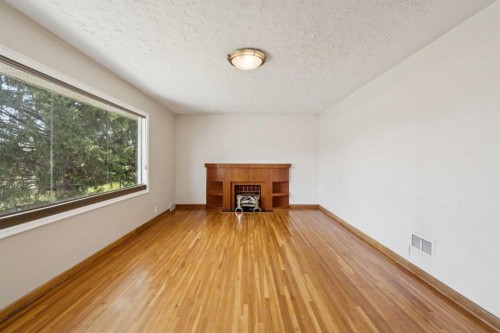 1115 Radnor Avenue Ne, Calgary, AB - Indoor
