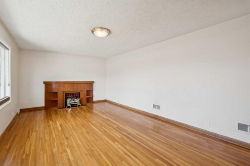 1115 Radnor Avenue Ne, Calgary, AB - Indoor