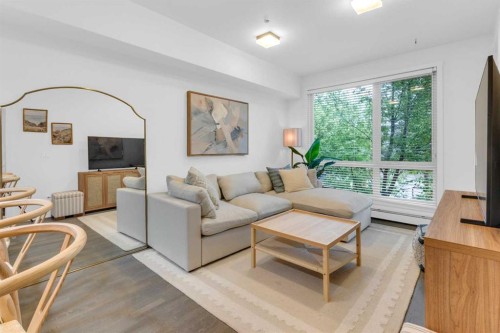 228-305 18 Avenue Sw, Calgary, AB - Indoor Photo Showing Living Room