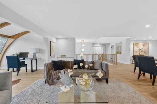 9007 33 Avenue Nw, Calgary, AB 