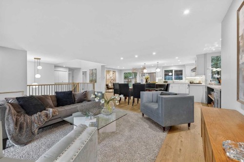9007 33 Avenue Nw, Calgary, AB 